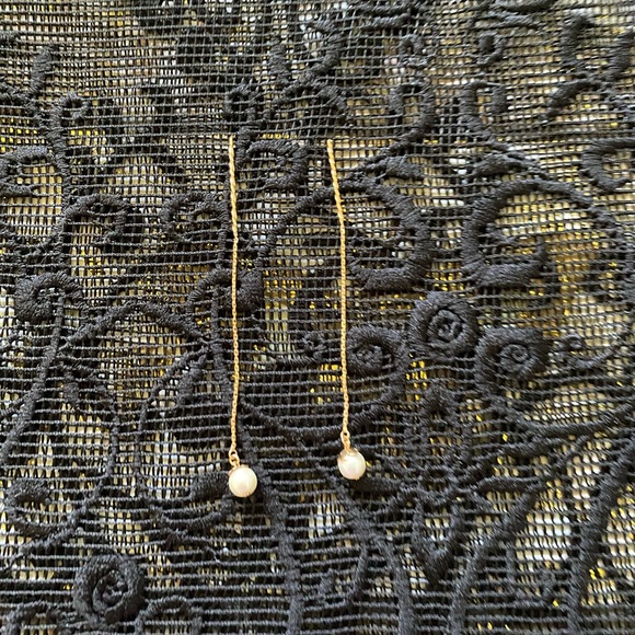 14 Karat Gold Pearl Threader Earrings - Picture 2 of 6